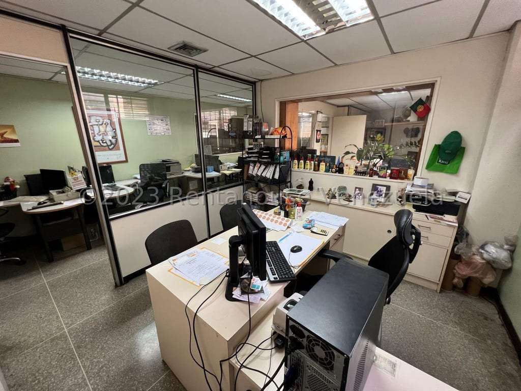 Local comercial en La Urbina, Caracas