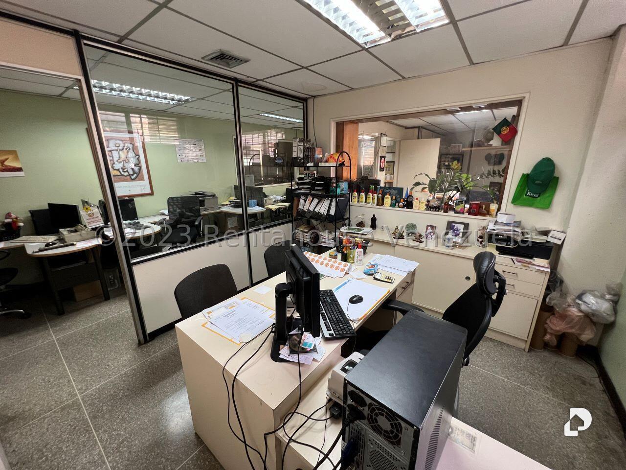 Local comercial en La Urbina, Caracas – 5