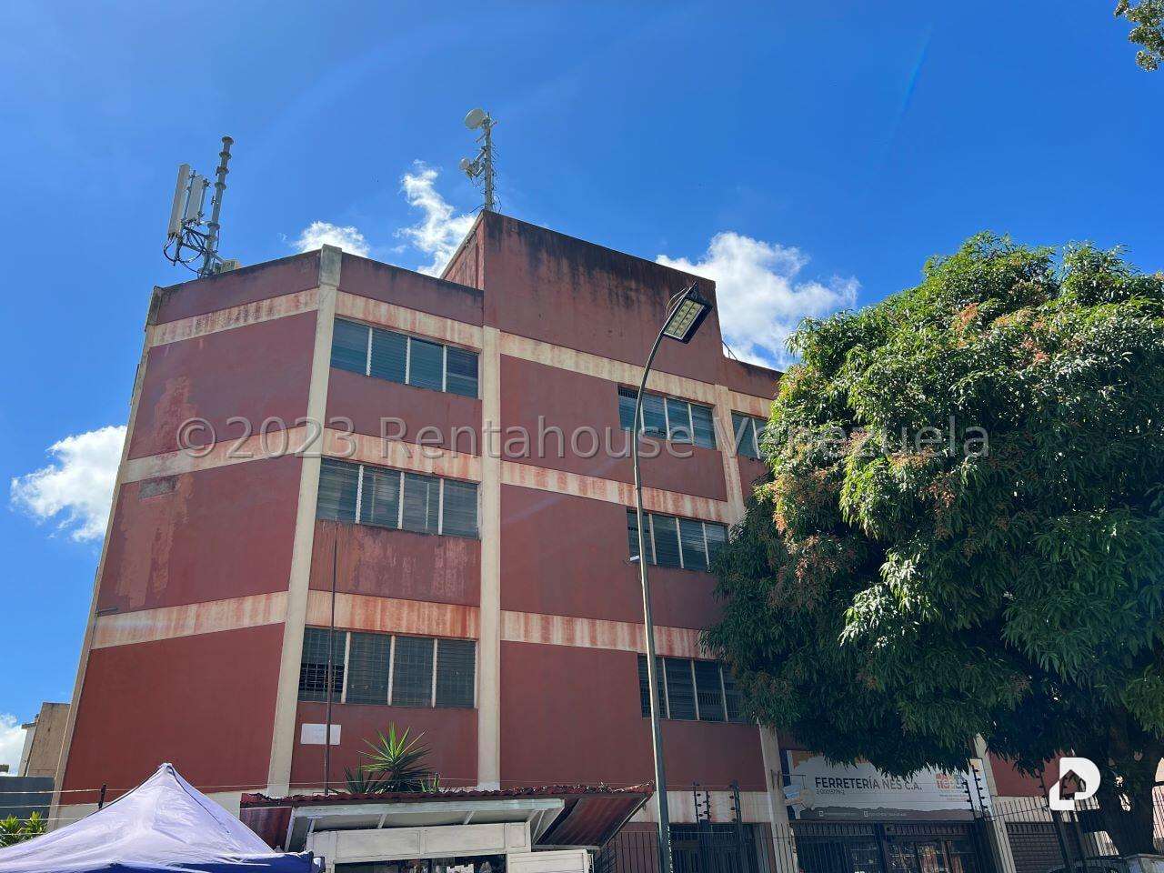 Local comercial en La Urbina, Caracas – 1
