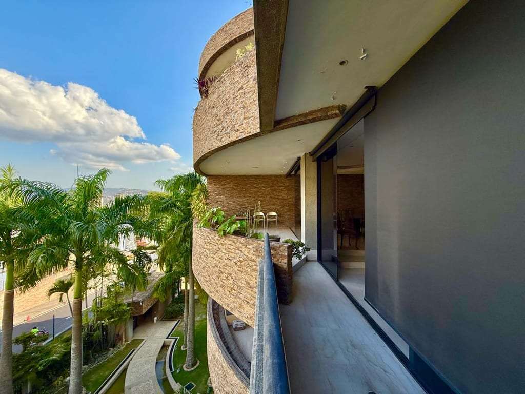 Apartment in Altamira, Caracas - 1