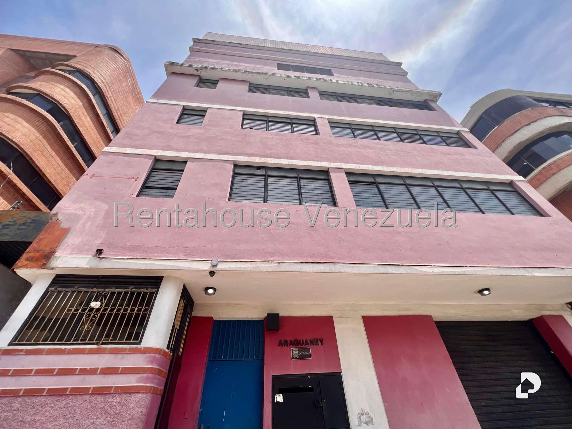 Edificio en La Urbina, Caracas – 4