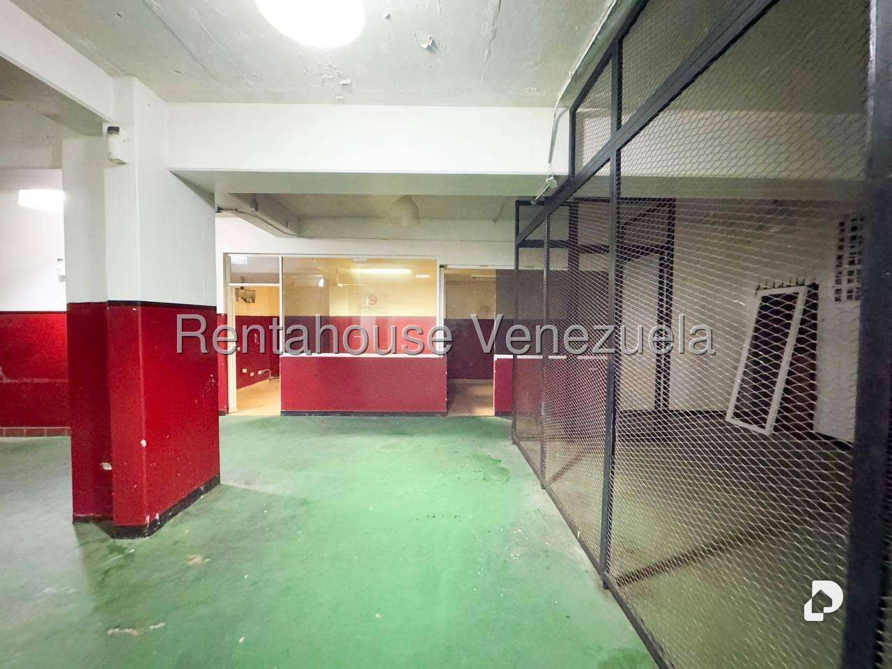 Edificio en La Urbina, Caracas – 23