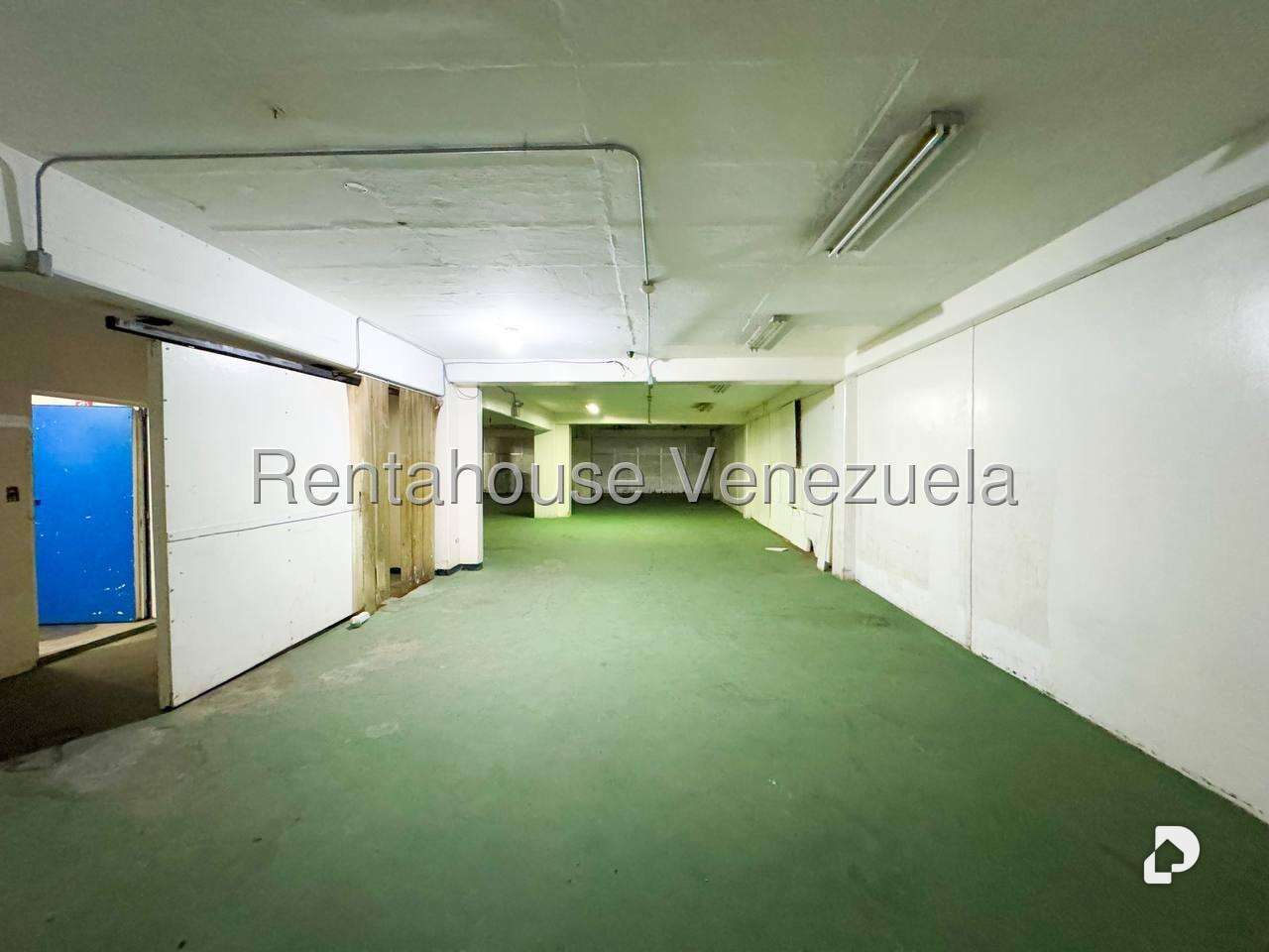 Edificio en La Urbina, Caracas – 26