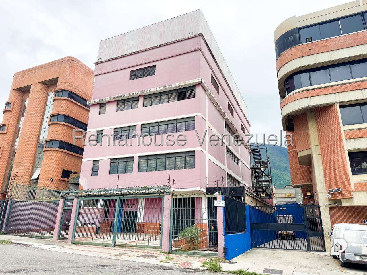 Edificio en La Urbina, Caracas – 1