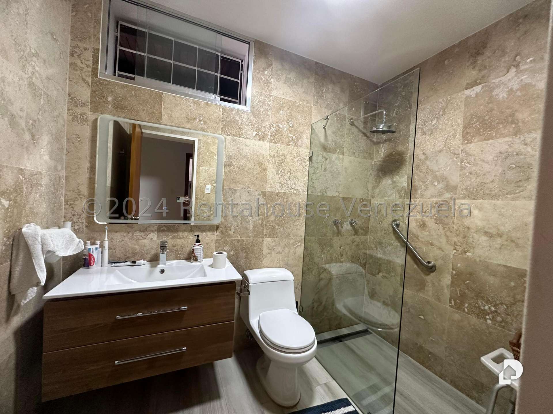 Casa en Colinas de Bello Monte, Caracas – 33