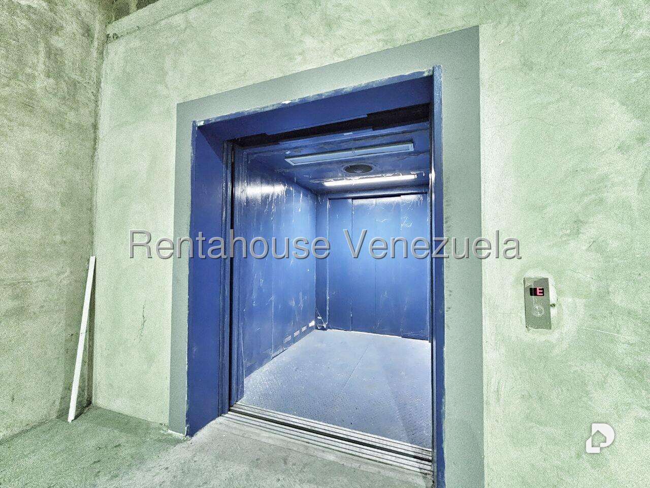 Edificio en Los Ruices, Caracas – 19