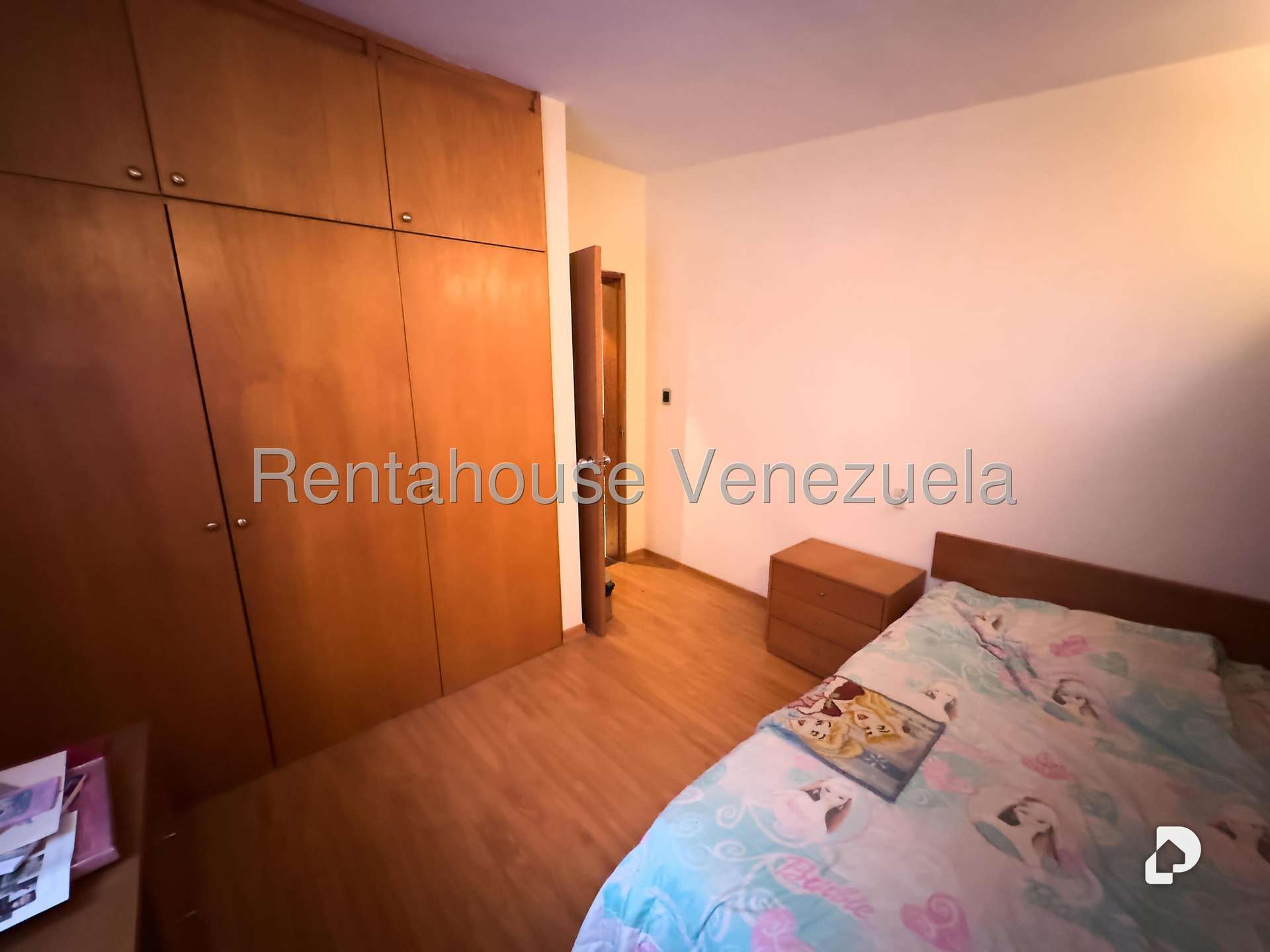 Casa en Santa Rosa de Lima, Caracas – 17