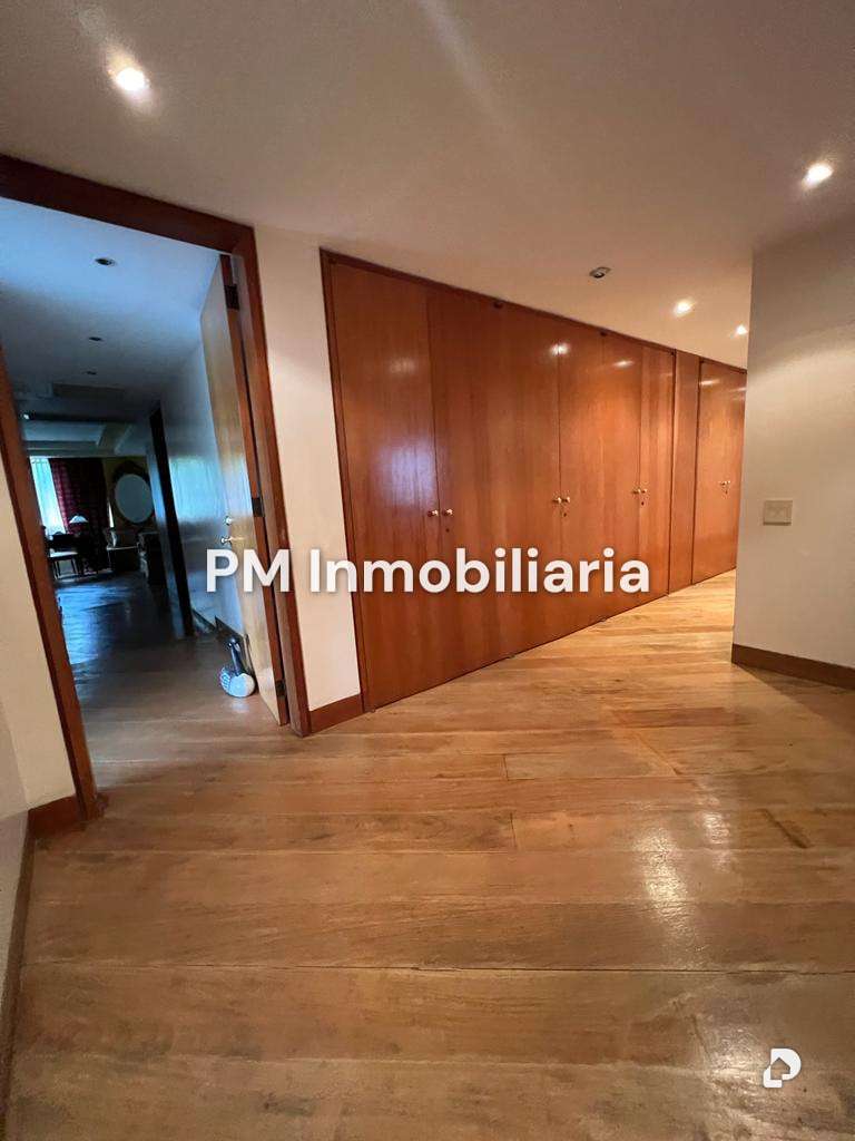 Apartamento en Altamira, Caracas – 13