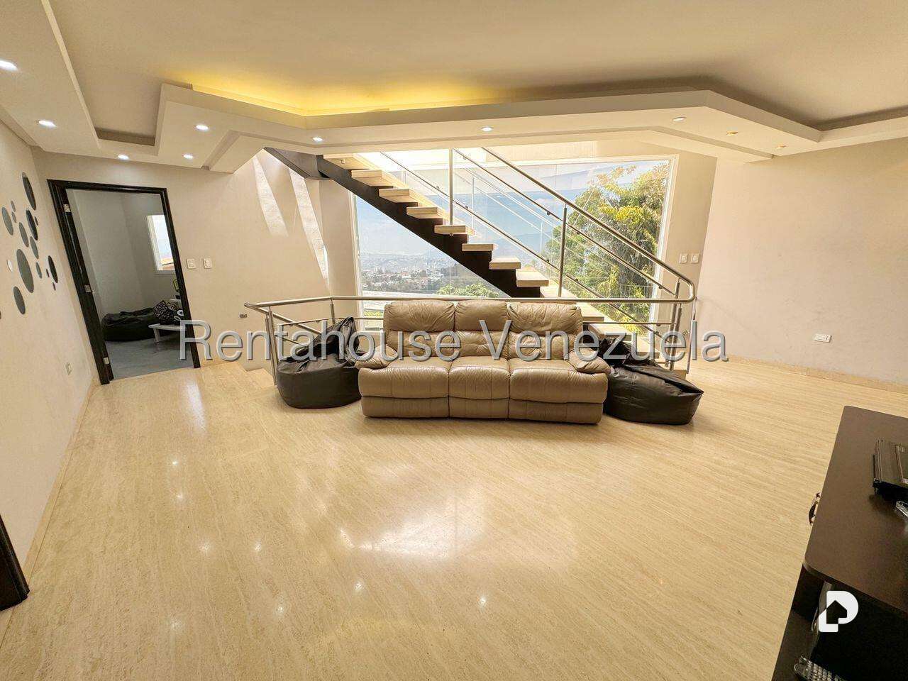 Casa en Los Naranjos (del Cafetal), Caracas – 24