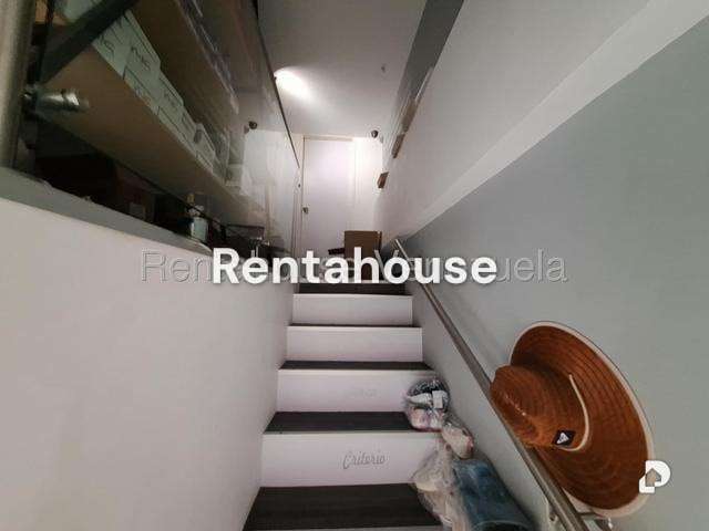 Local comercial en Parroquia Urbana San José, Valencia – 12