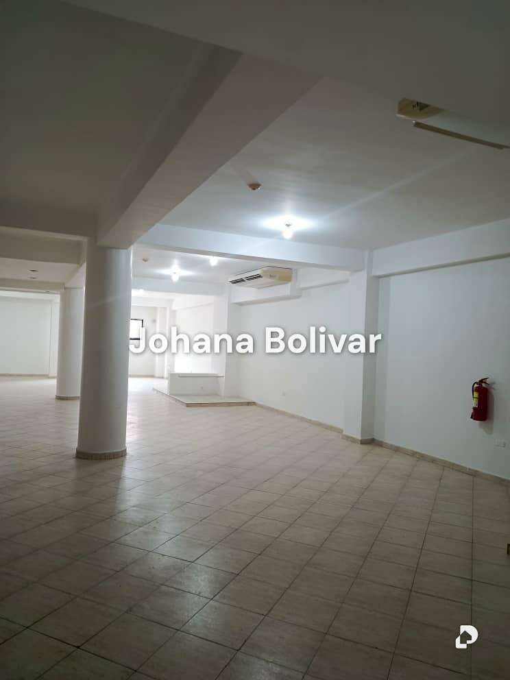 Local comercial en Av. Bolívar Norte, Valencia – 6