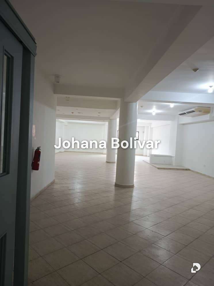 Local comercial en Av. Bolívar Norte, Valencia – 1