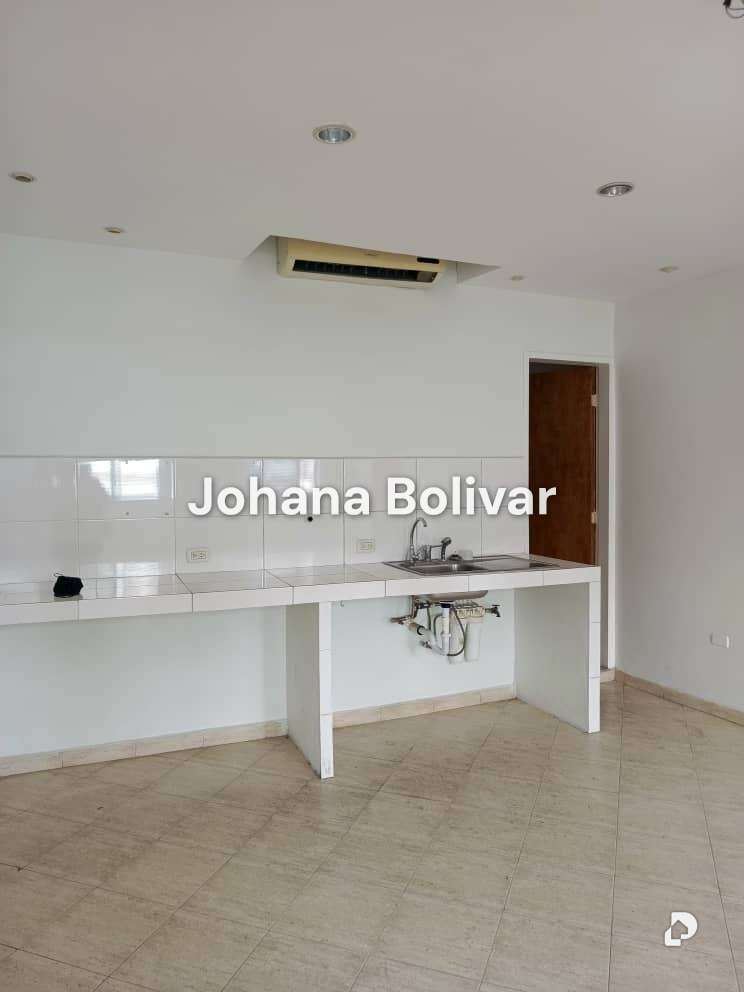 Local comercial en Av. Bolívar Norte, Valencia – 2
