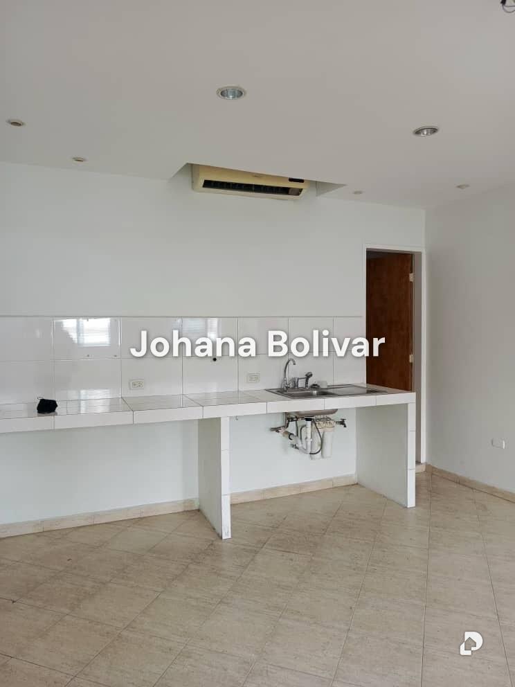Local comercial en Av. Bolívar Norte, Valencia – 2