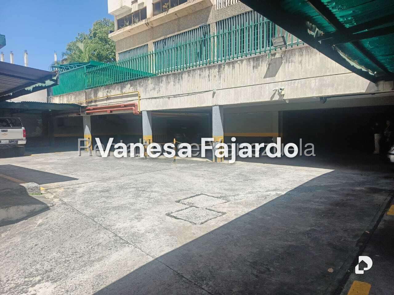 Apartamento en Prados del Este, Caracas – 23