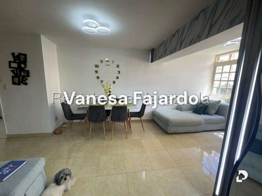 Apartamento en Prados del Este, Caracas – 12