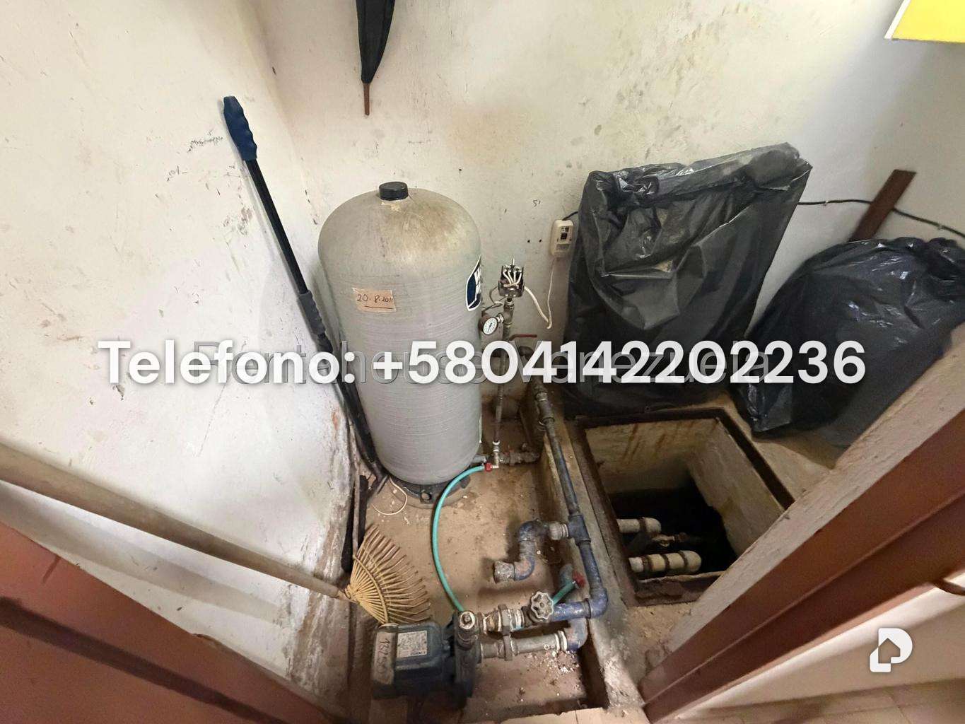 Casa en Lomas de La Lagunita, Caracas – 28