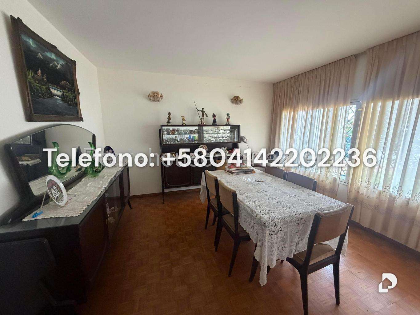 Casa en Lomas de La Lagunita, Caracas – 26