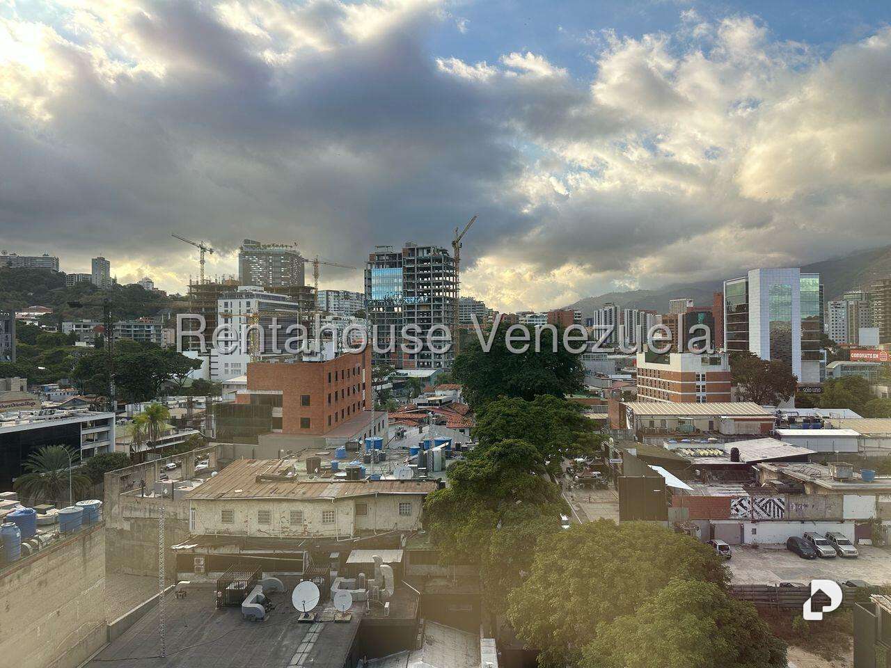 Local comercial en Las Mercedes, Caracas – 12