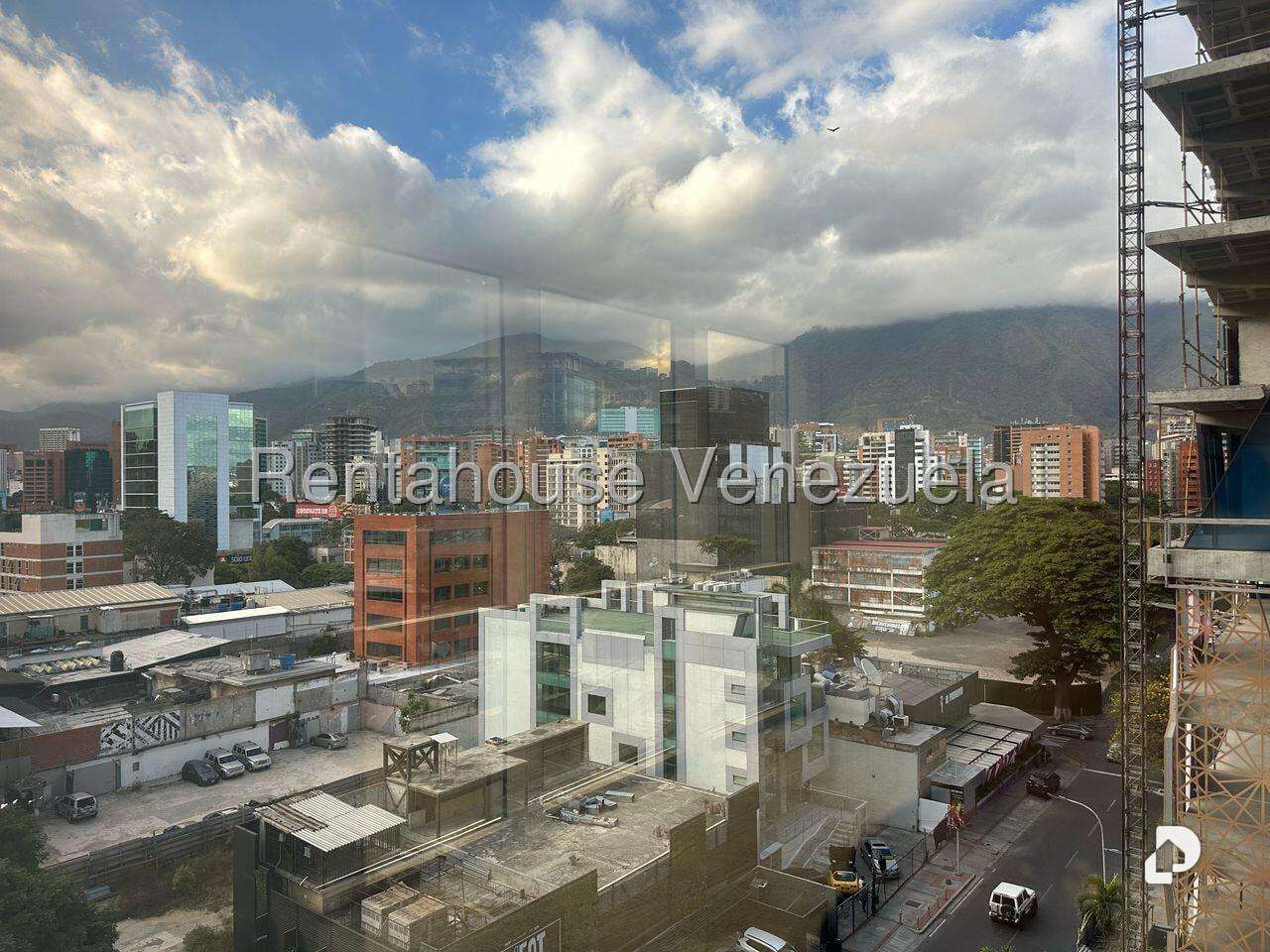 Local comercial en Las Mercedes, Caracas – 14