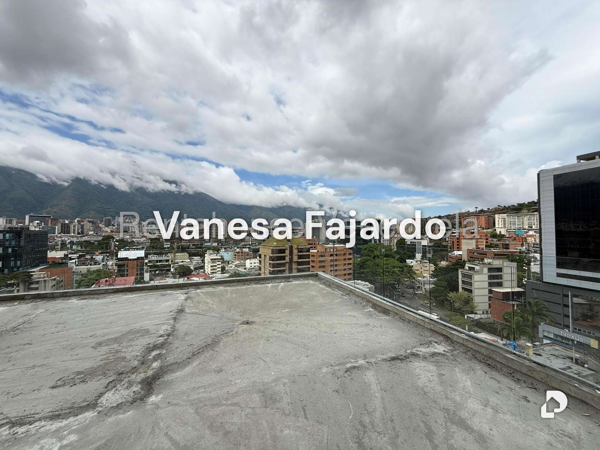 Oficina en Las Mercedes, Caracas – 28