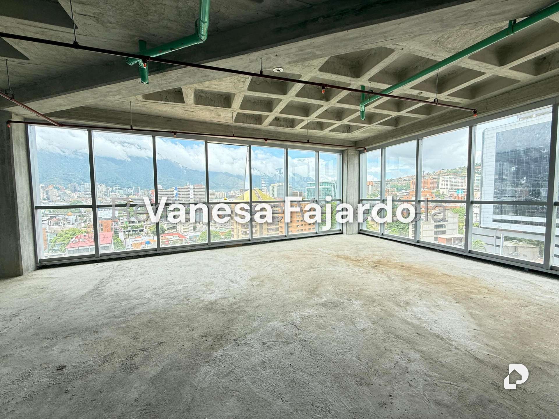 Oficina en Las Mercedes, Caracas – 17