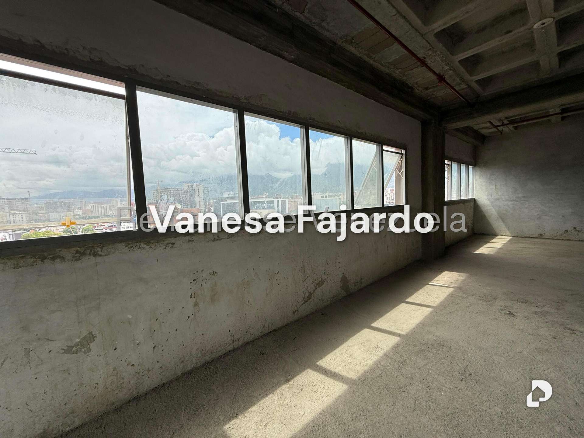 Oficina en Las Mercedes, Caracas – 12