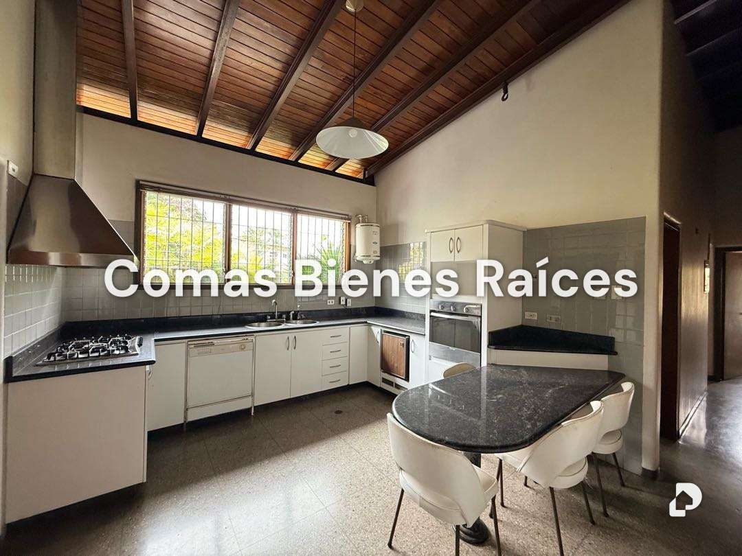 House in Lomas del Mirador, Caracas – 16