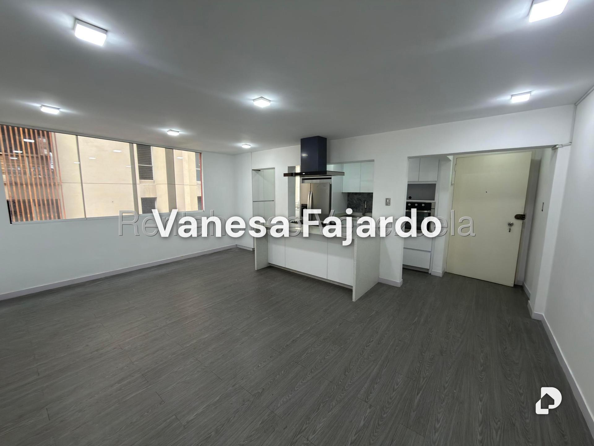 Apartamento en Los Palos Grandes, Caracas – 2