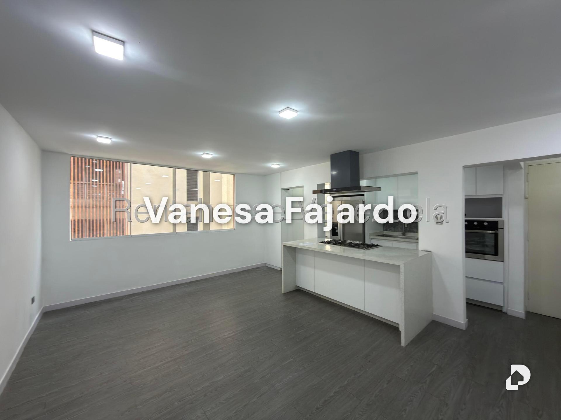 Apartamento en Los Palos Grandes, Caracas – 4