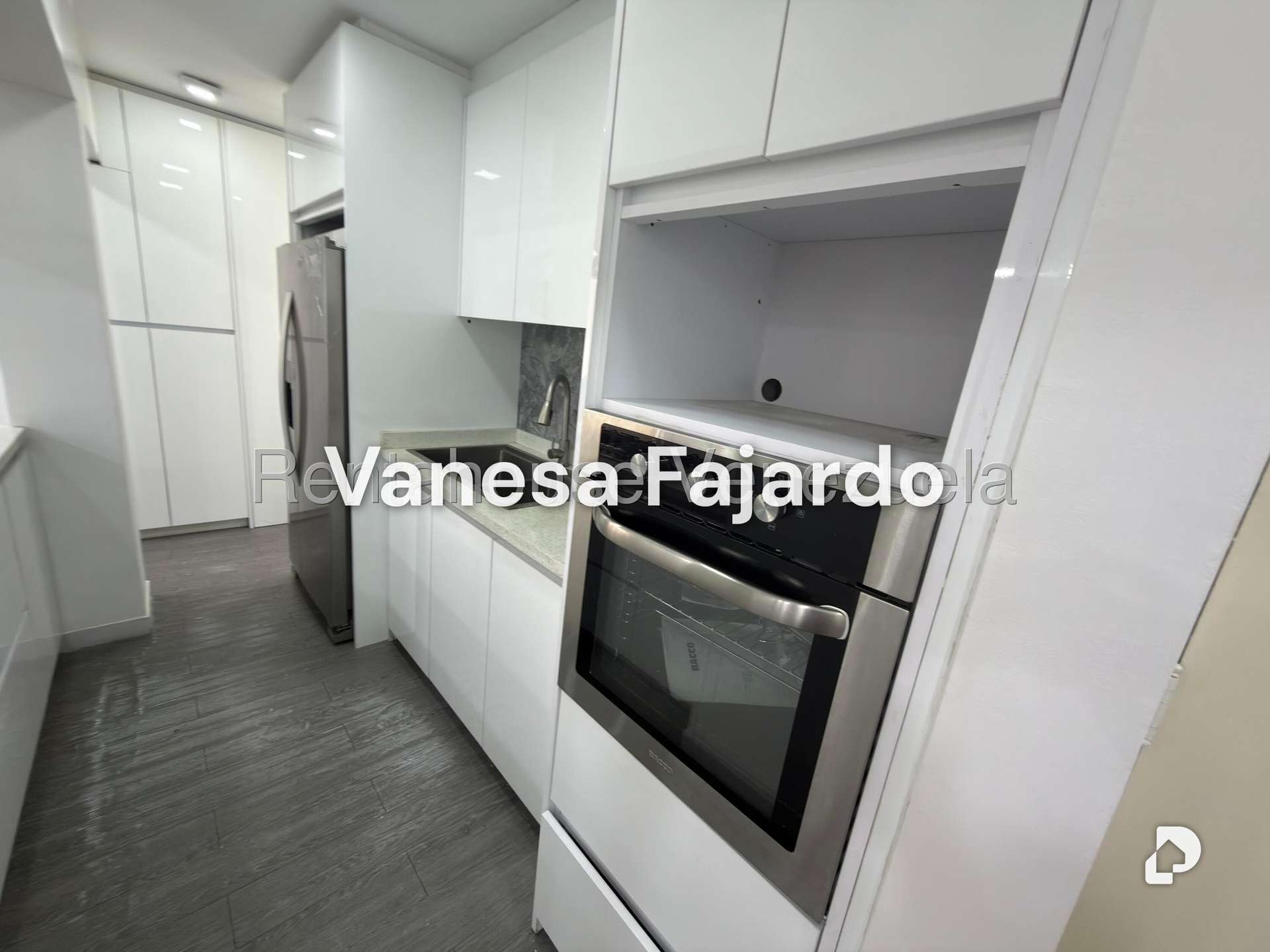 Apartamento en Los Palos Grandes, Caracas – 8