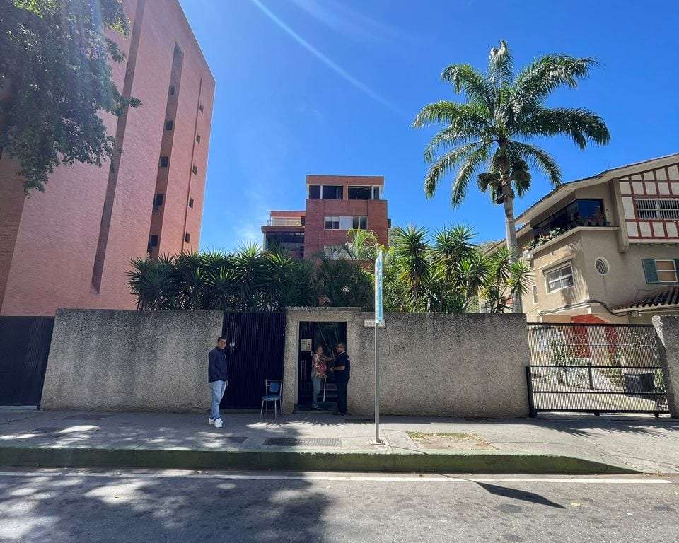 Oficina en Las Mercedes, Caracas - 1
