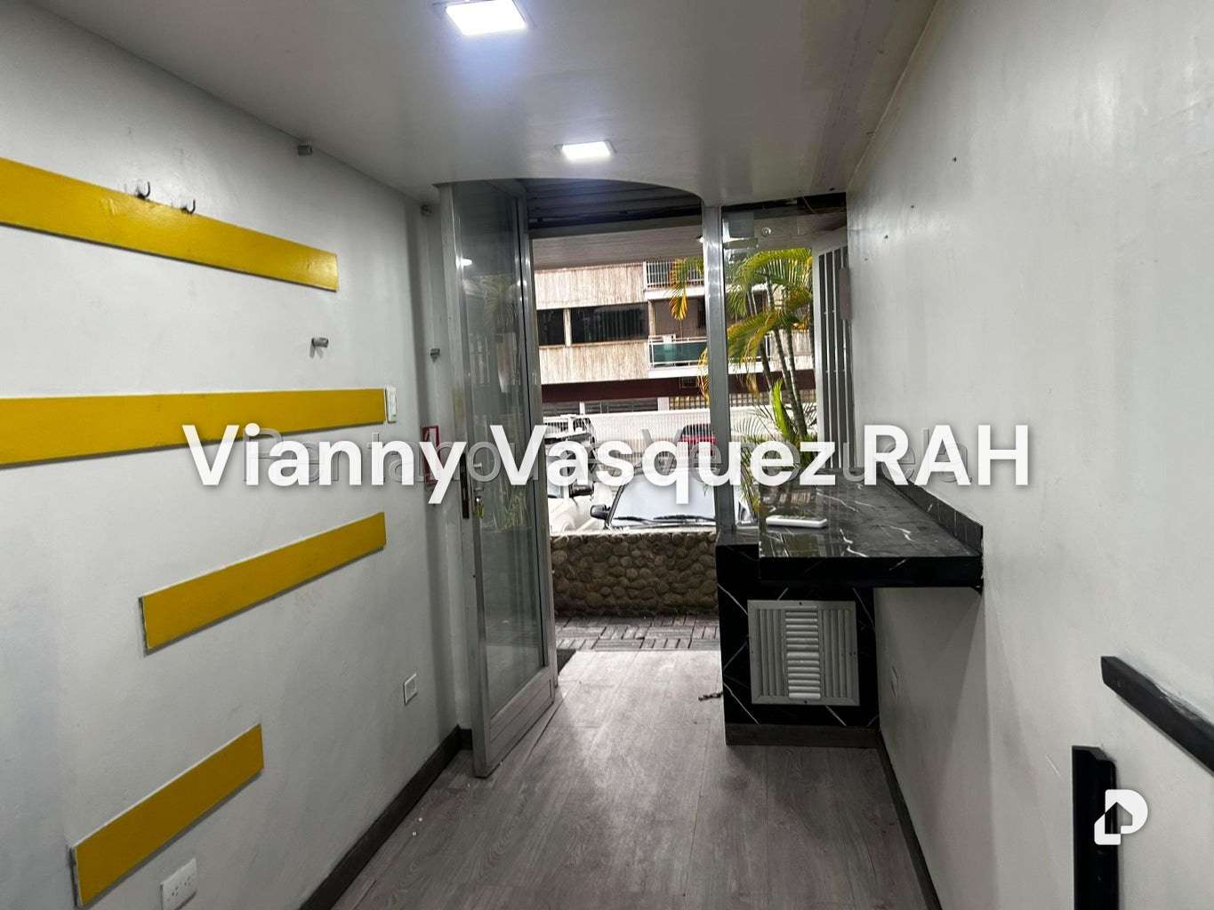 Local comercial en Los Palos Grandes, Caracas – 8