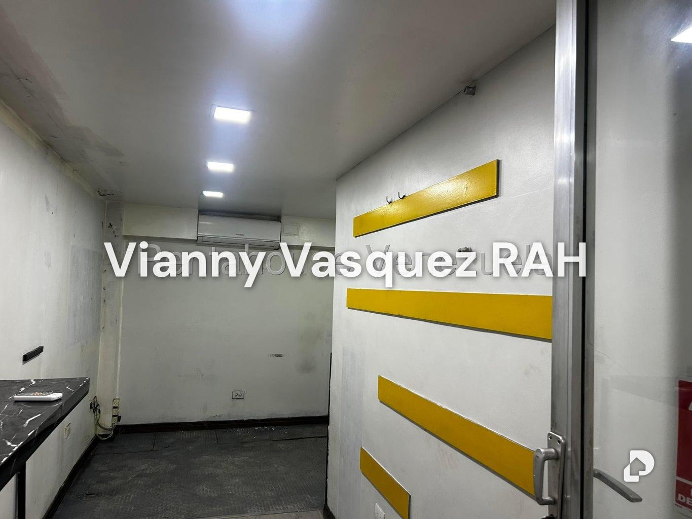 Local comercial en Los Palos Grandes, Caracas – 4