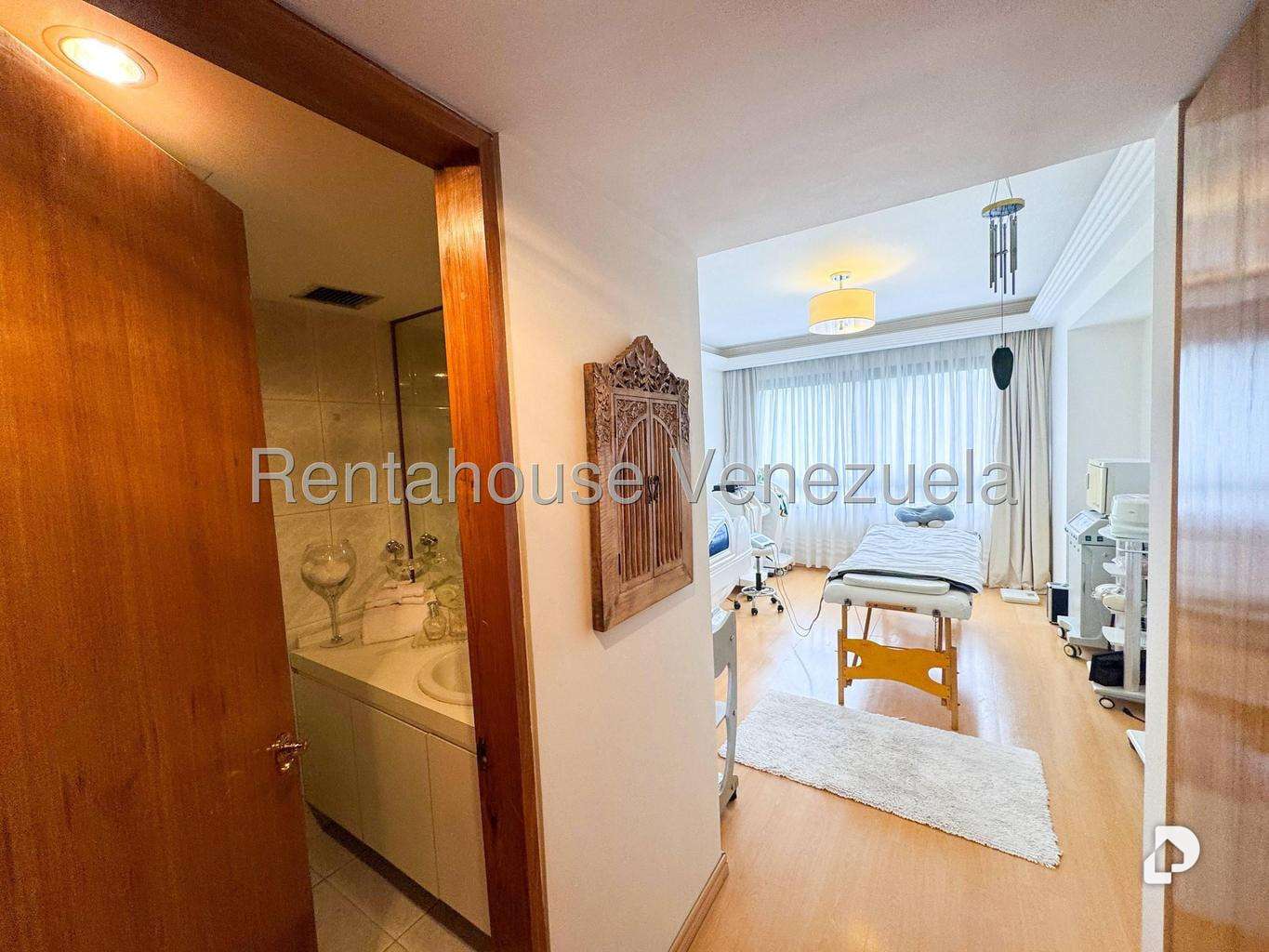 Apartamento en Los Palos Grandes, Caracas – 44