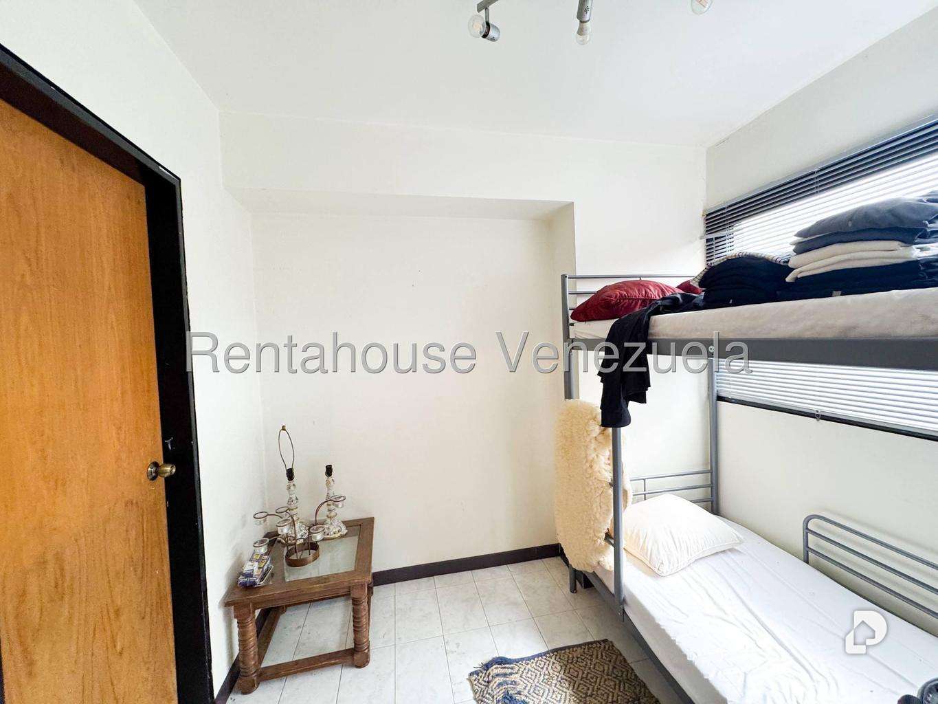 Apartamento en Los Palos Grandes, Caracas – 23