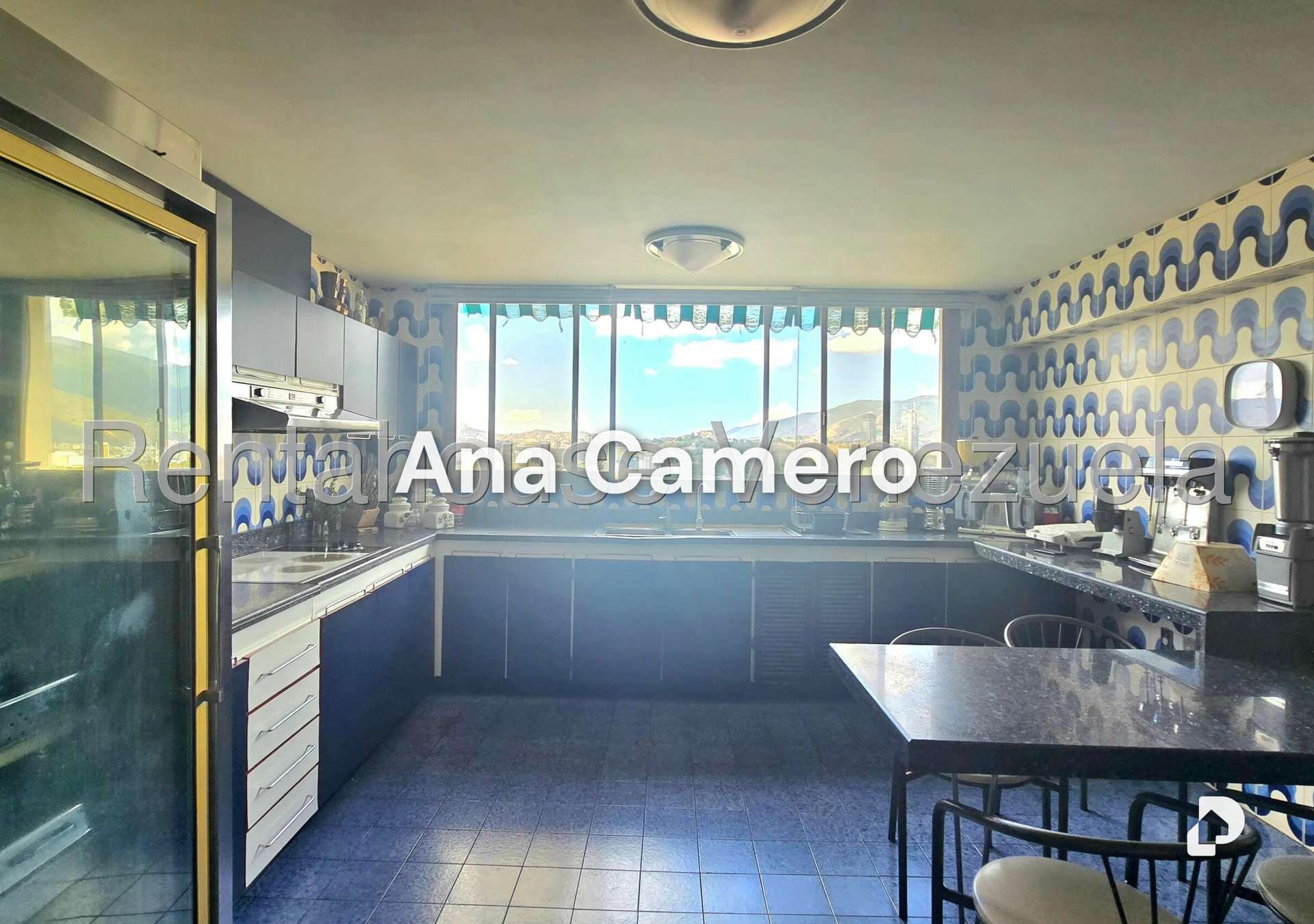 Casa en Urbanización Colinas de Los Chaguaramos, Caracas – 13