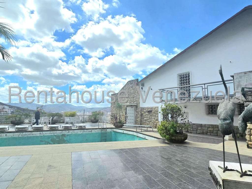 Casa en Urbanización Colinas de Los Chaguaramos, Caracas - 1