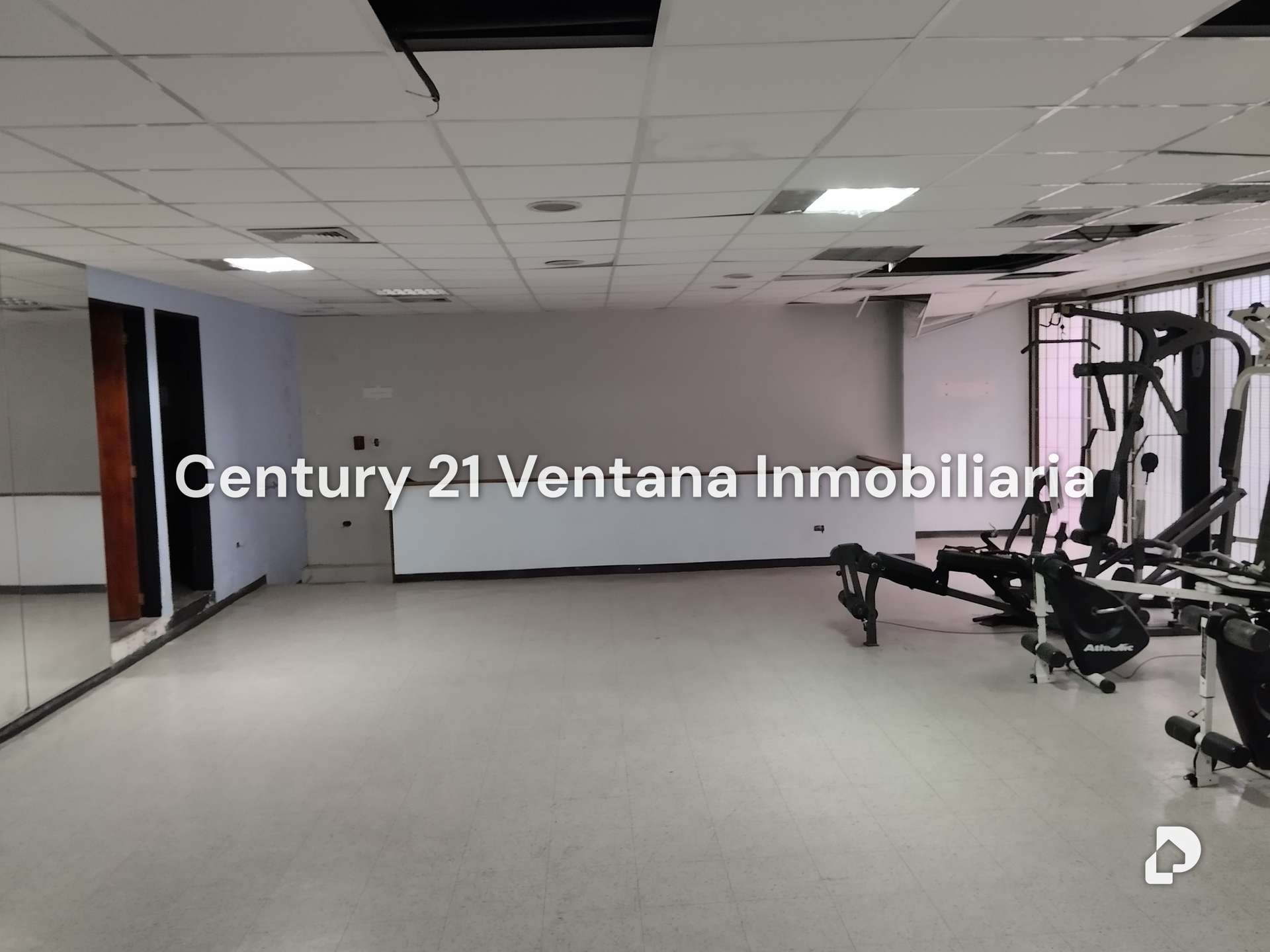 Local comercial en Los Caobos, Caracas – 28