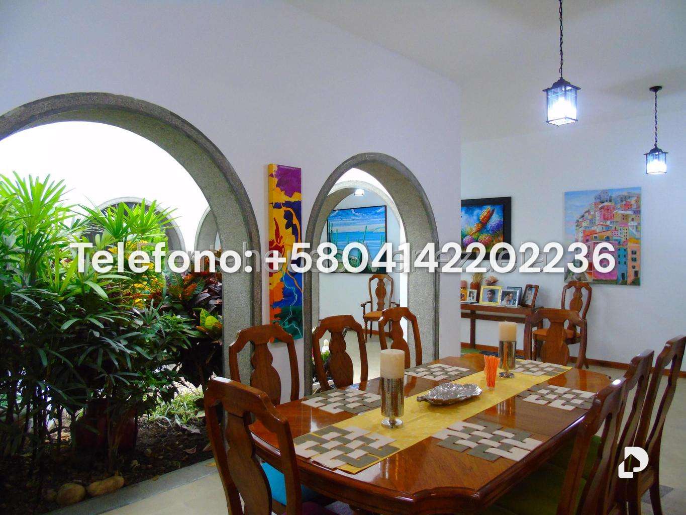 Casa en Altamira, Caracas – 12