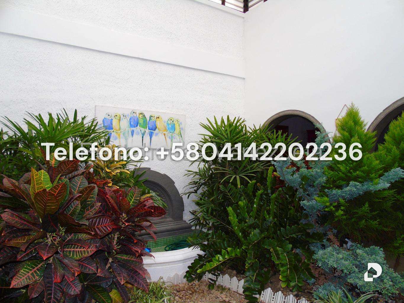 Casa en Altamira, Caracas – 15