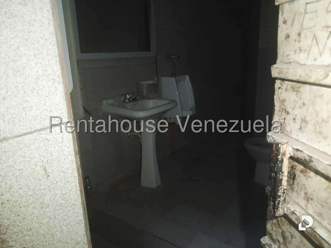 Local comercial en Puente Hierro, Caracas – 11