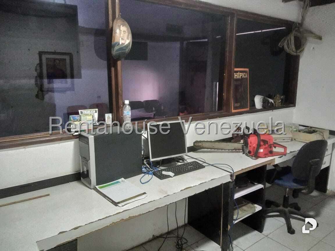 Local comercial en Puente Hierro, Caracas – 3