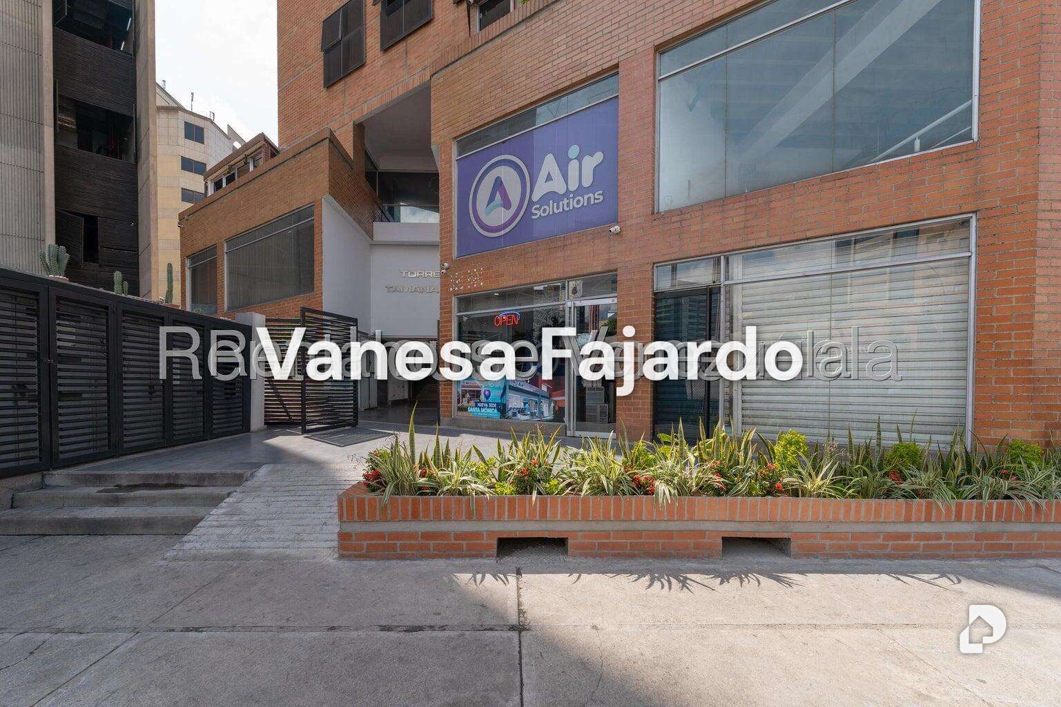Local comercial en El Rosal, Caracas – 18