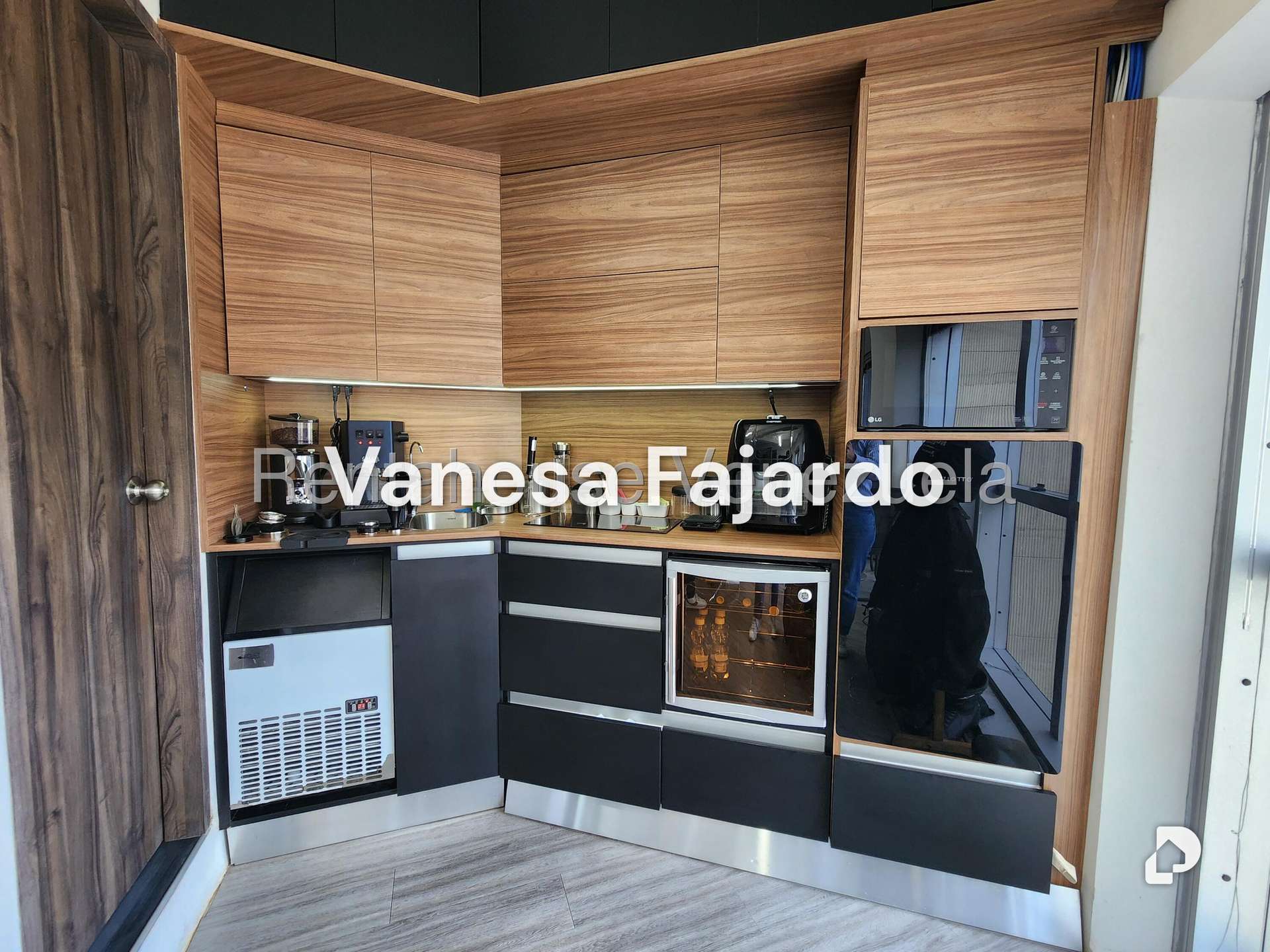 Local comercial en El Rosal, Caracas – 8