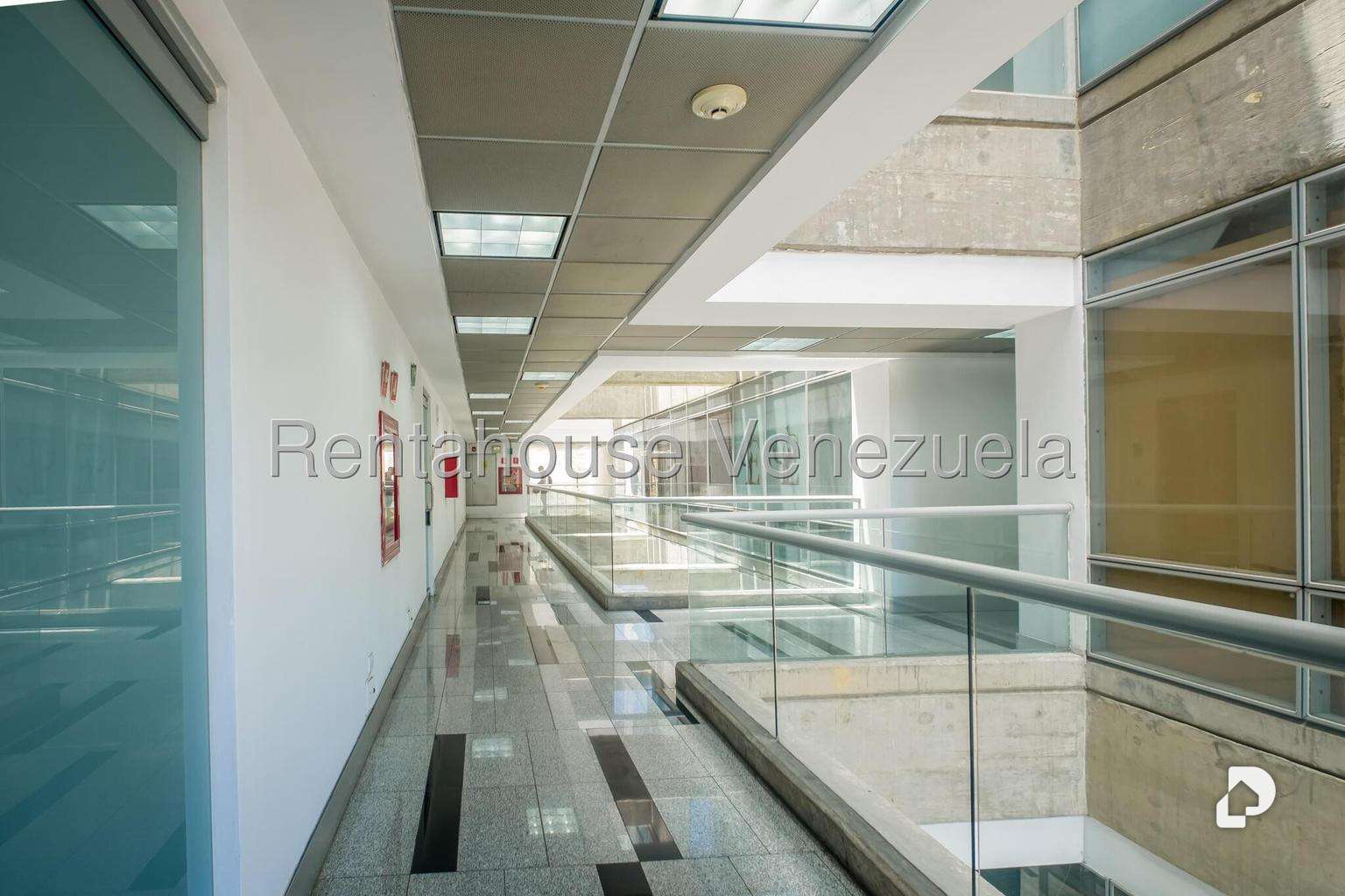 Local comercial en La Trinidad, Caracas – 5
