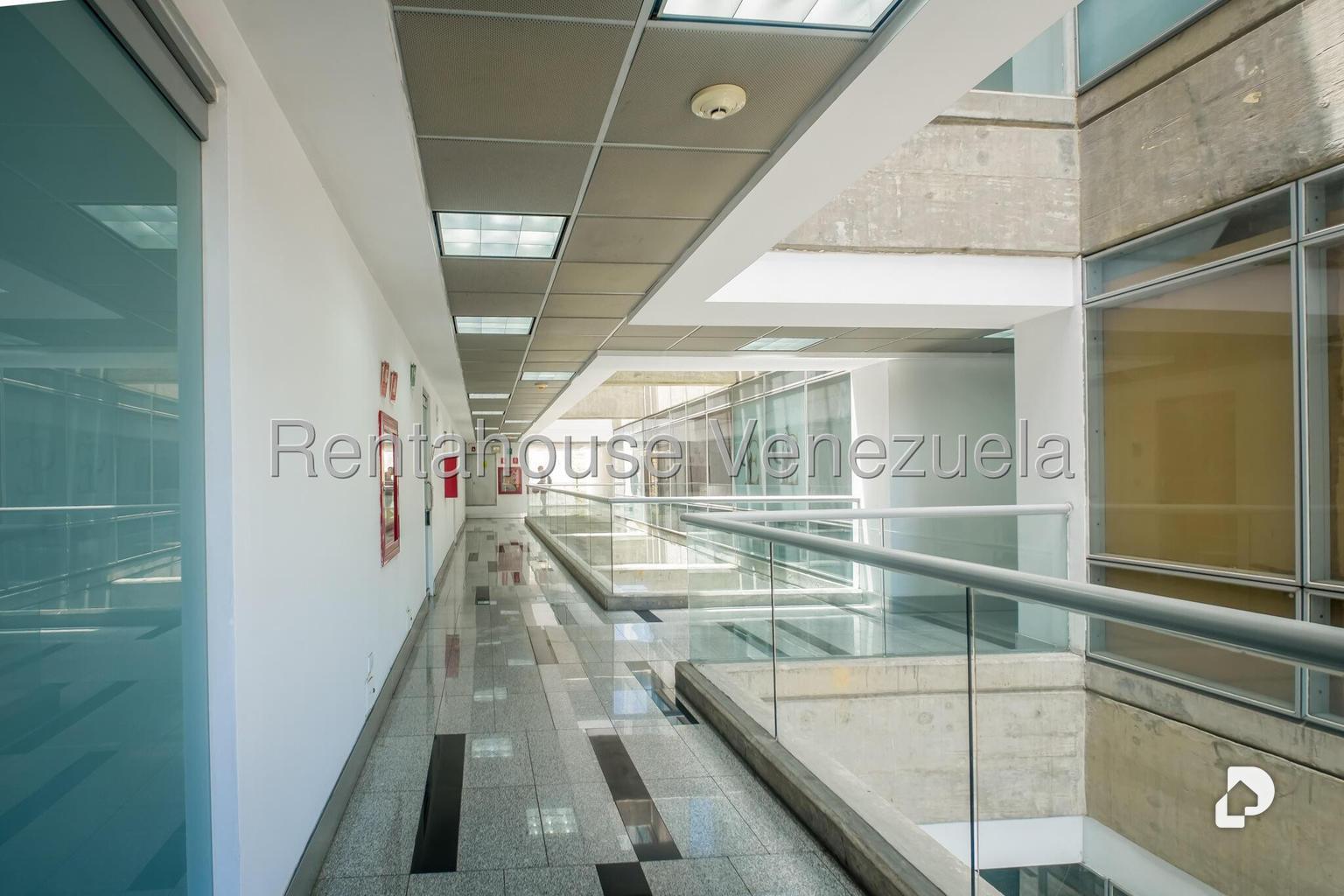 Local comercial en La Trinidad, Caracas – 5