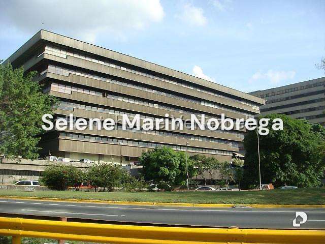 Edificio en Chuao, Caracas – 1