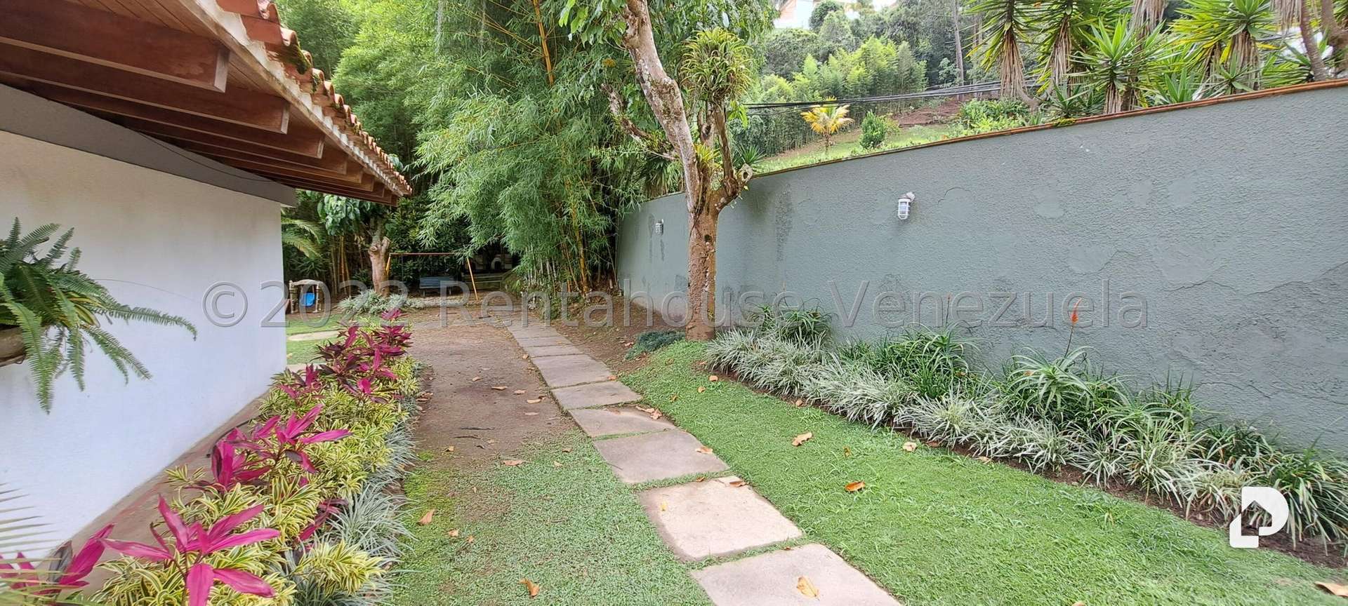 House in Alto Hatillo, Caracas – 16