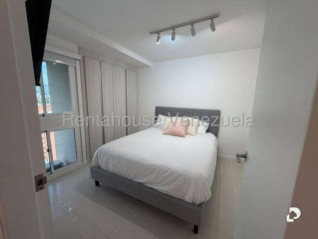 Apartamento en Santa Fe Sur, Caracas – 9